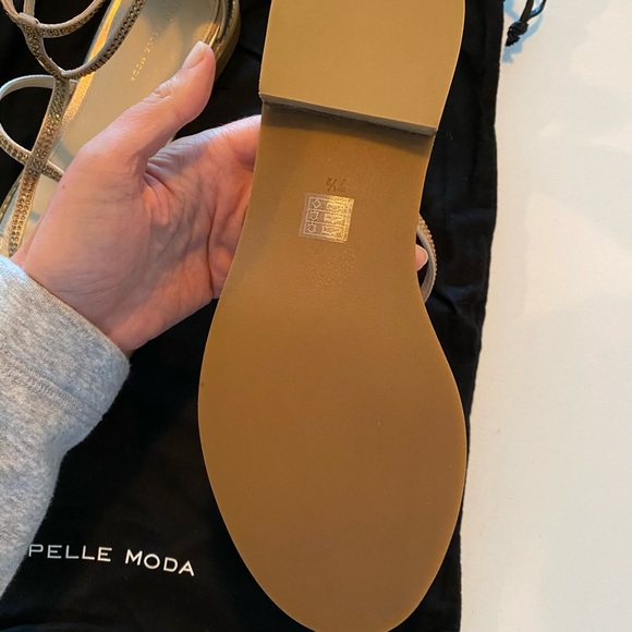 Pelle Moda Metallic Sandals 7.5 - Picture 5 of 7